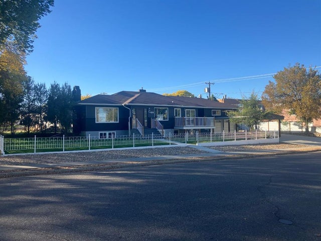 404 8 Street Sw, Medicine Hat