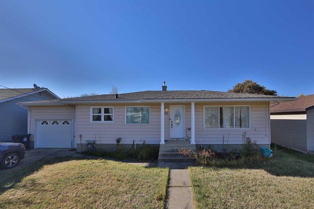 50 N 100 W, Raymond