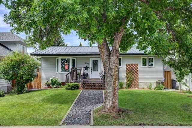 1218 Centre Street, Carstairs