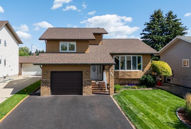 32 Rideau Close Sw, Airdrie