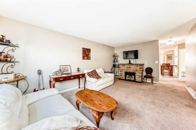 B, 1 Eline Street, Red Deer