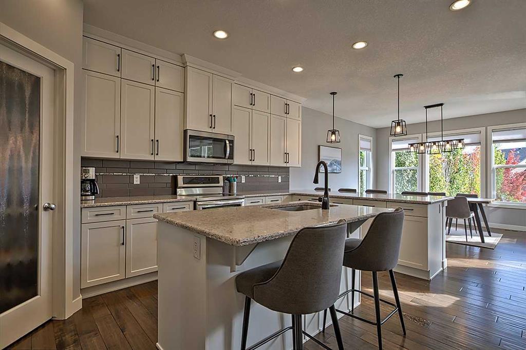 94 Masters Mews Southeast, Calgary – Residential Detached Listing Photo 2