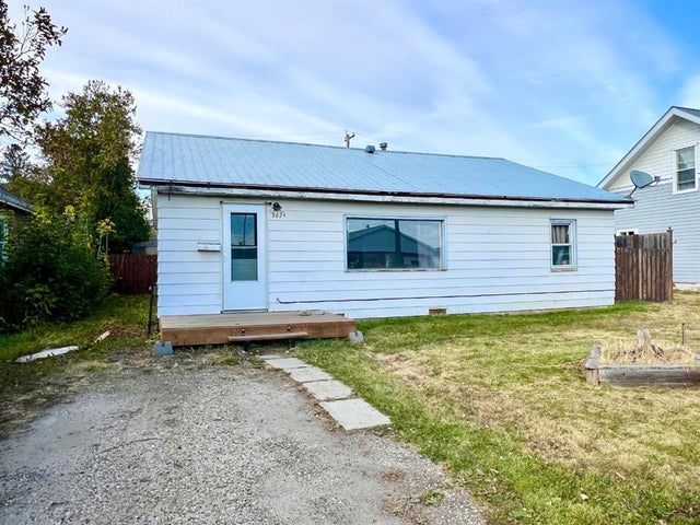 5024 51 Ave, Eckville