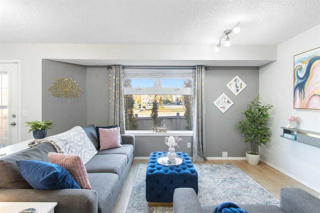 206 Mt Aberdeen Manor Se, Calgary