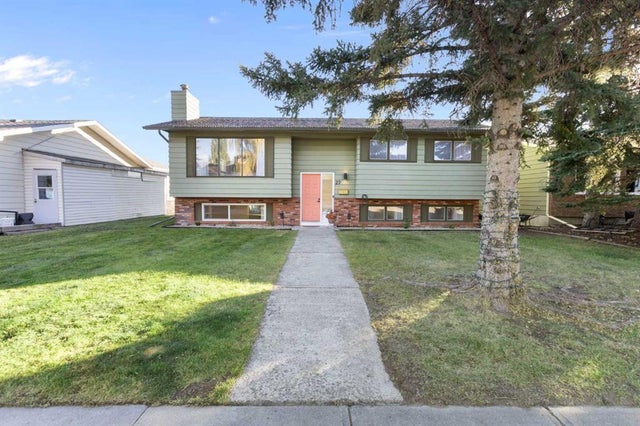 27 Deercrest Close Se, Calgary