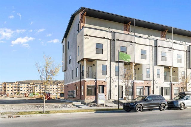 101, 156 Park Street, Cochrane