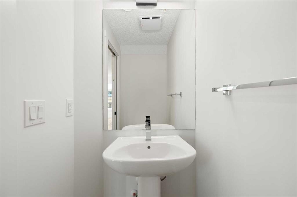 101, 156 Park Street, Cochrane – Residential Row/Townhouse Listing Photo 9