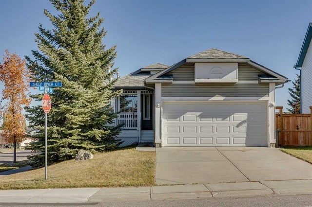 701 Sheep River Court, Okotoks