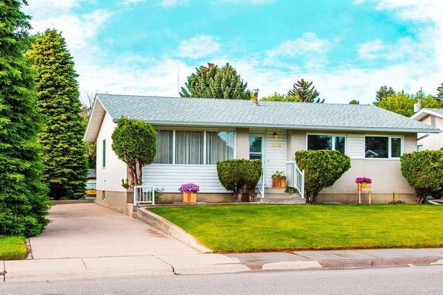 2502 8a Avenue N, Lethbridge