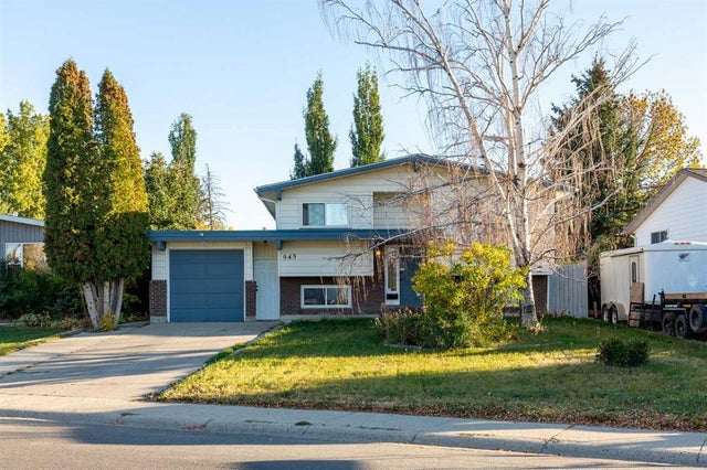 945 Columbia Boulevard W, Lethbridge