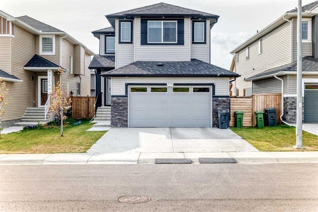 772 Edgefield Crescent, Strathmore