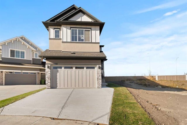 736 Savanna Crescent Ne, Calgary