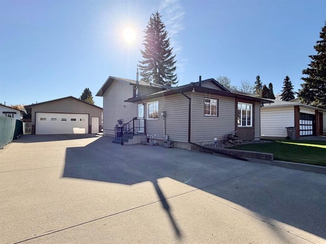 9705 76 Avenue, Grande Prairie