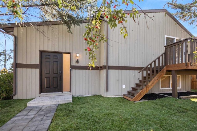 4 Cedarwood Rise Sw, Calgary