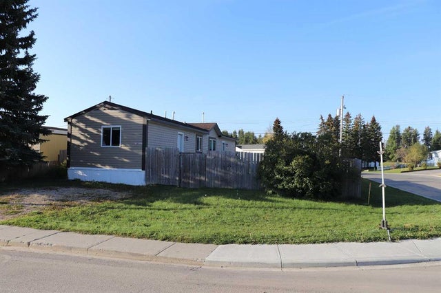 810 52 Street, Edson