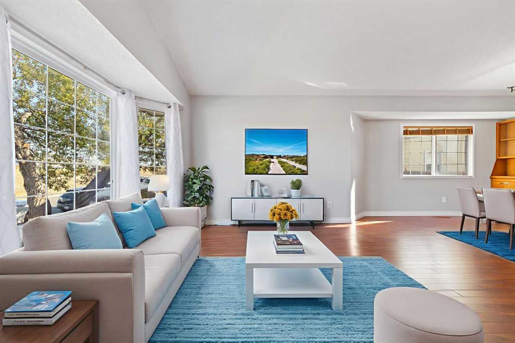 336 Whitworth Way Northeast, Calgary – Residential Detached Listing Photo 3