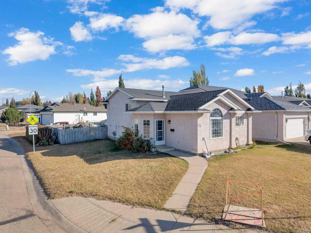 73 Lansbury Close, Lacombe