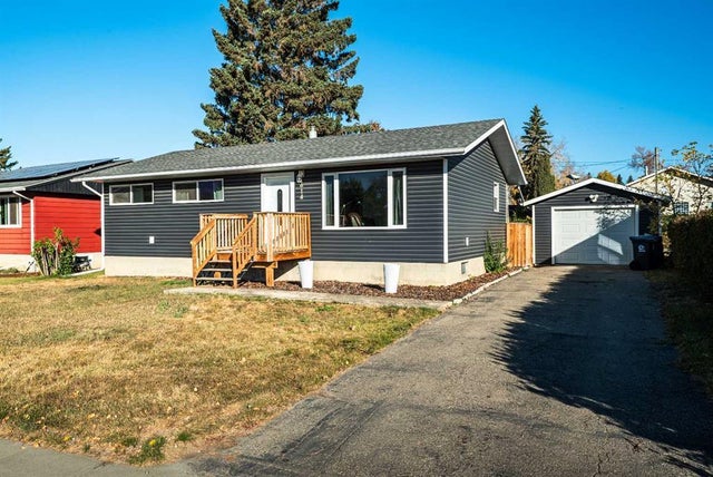 614 4 Street, Three Hills