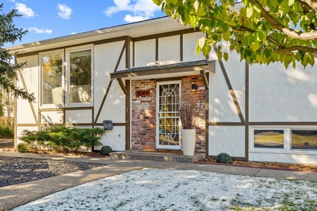 1044 Cannock Place Sw, Calgary