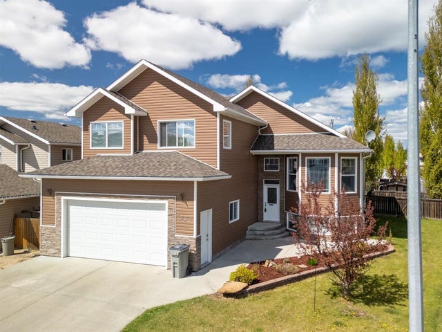 39 Cedar Heights, Whitecourt