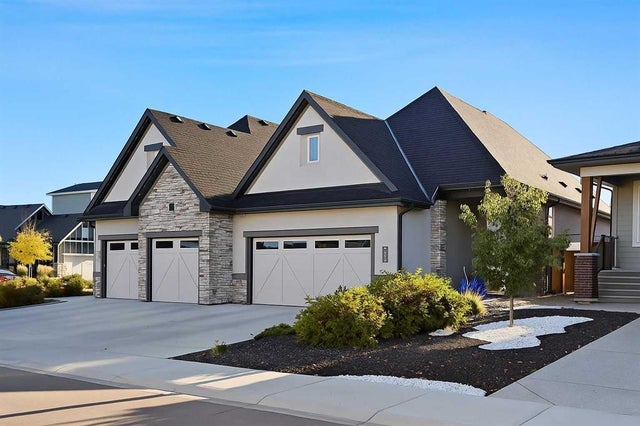 12 Cranbrook Mews Se, Calgary