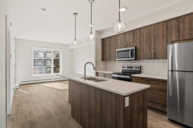 213, 660 Shawnee Square Sw, Calgary