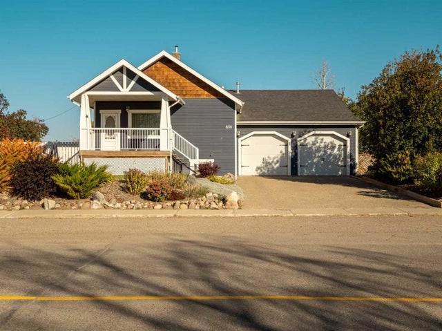 608 Rogers Avenue, Picture Butte