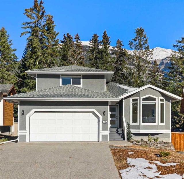 327 Canyon Close, Canmore