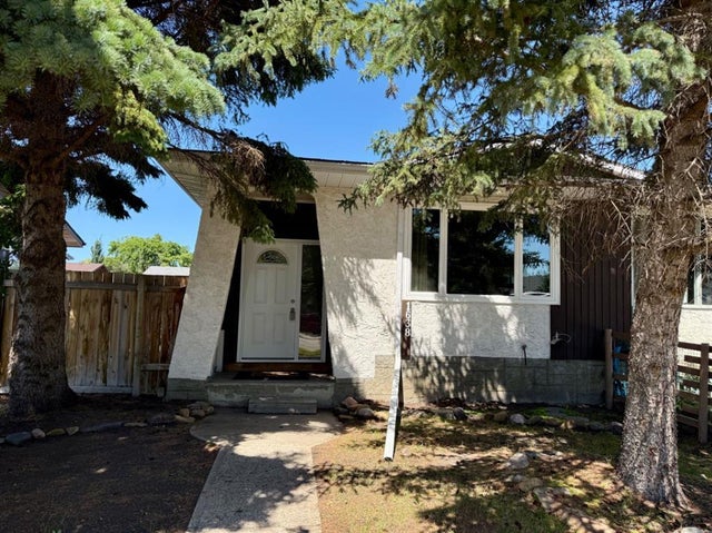 1638 5a Avenue, Wainwright