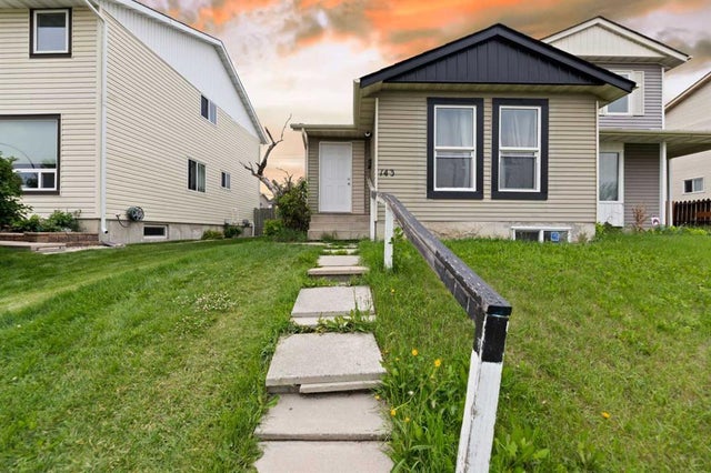 143 Falton Drive Ne, Calgary