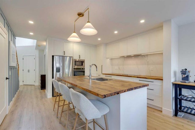254 Scenic View Close Nw, Calgary