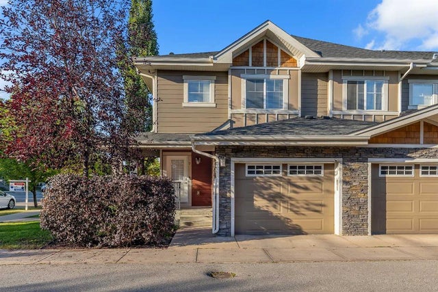 7 West Coach Manor Sw, Calgary