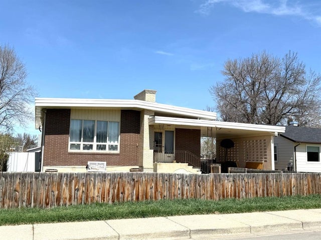 1505 6a Avenue N, Lethbridge
