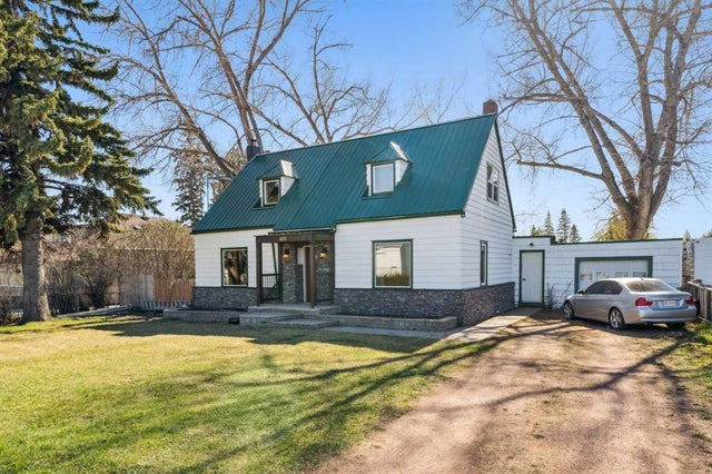 663 10 Avenue S, Carstairs