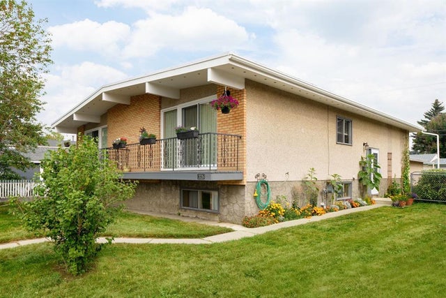 2026 41 Street Se, Calgary