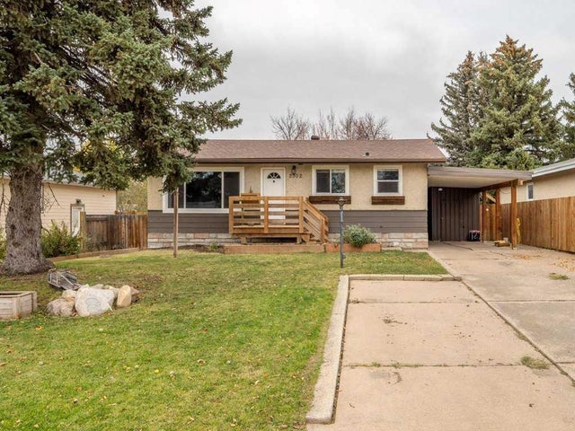 2302 21a Avenue, Coaldale
