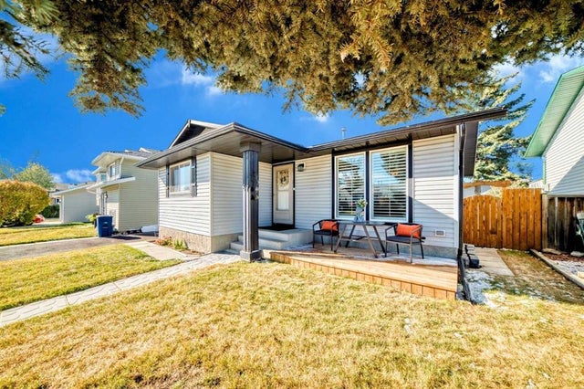 67 Sandstone Crescent Se, Airdrie