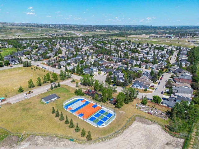 152 Valley Meadow Close Nw, Calgary