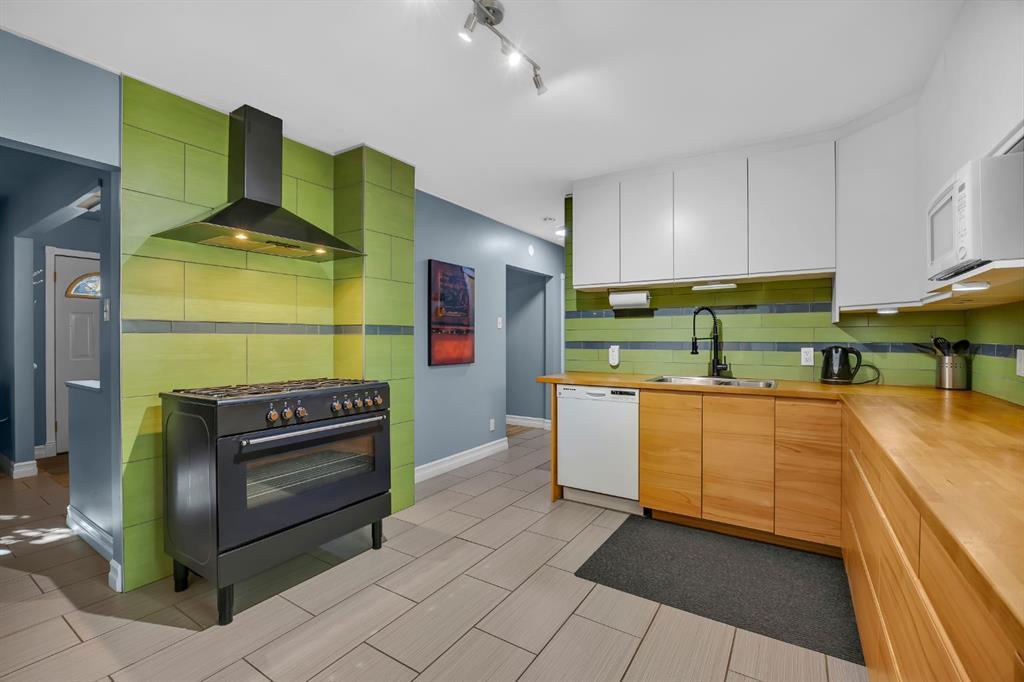 7932 36 Avenue Nw, Calgary