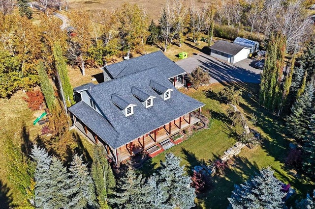 25 Paradise Bay, Chestermere