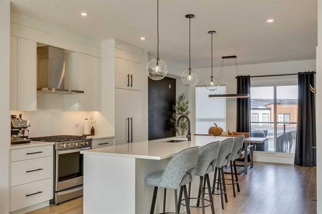 7836 Spring Willow Drive Sw, Calgary
