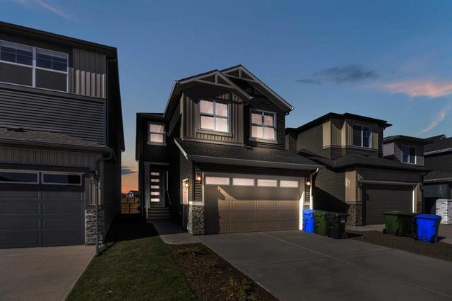 289 Corner Glen Way Ne, Calgary
