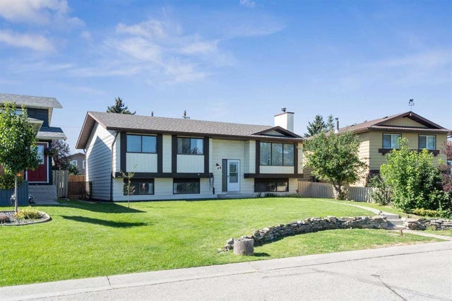 14 Glenhill Crescent, Cochrane