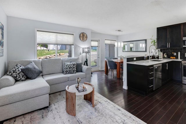 6 Hidden Creek Rise Nw, Calgary