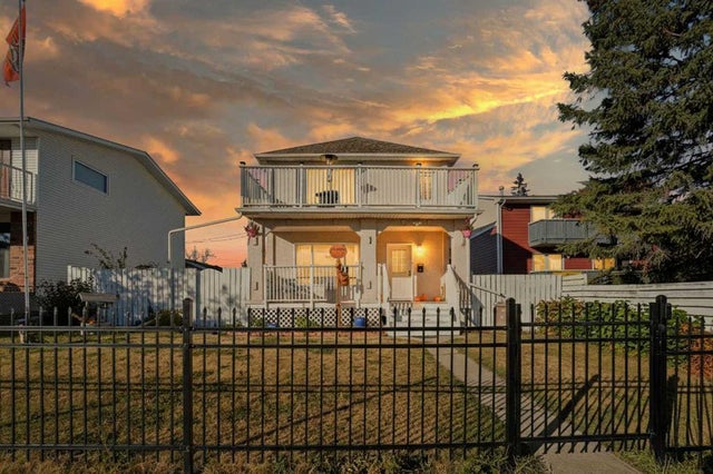 4 Howarth Streetclose, Red Deer