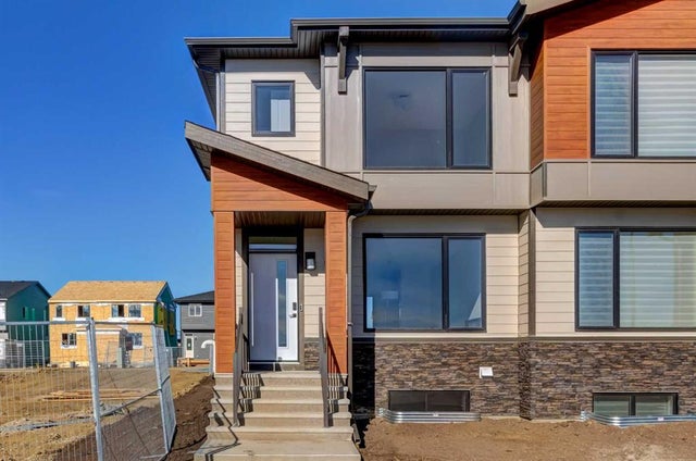 70 Setonvista Grove Se, Calgary