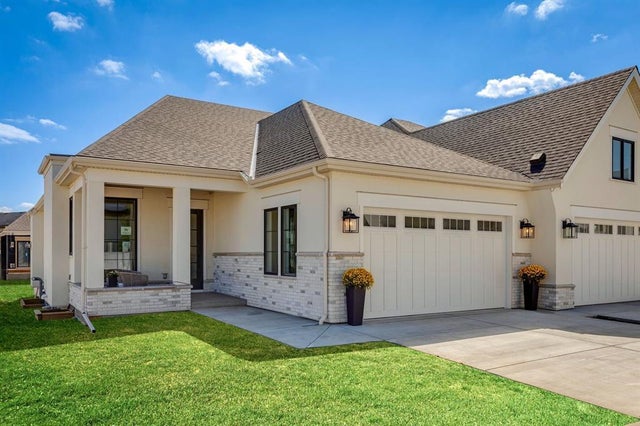 8 Calais Lane Sw, Calgary