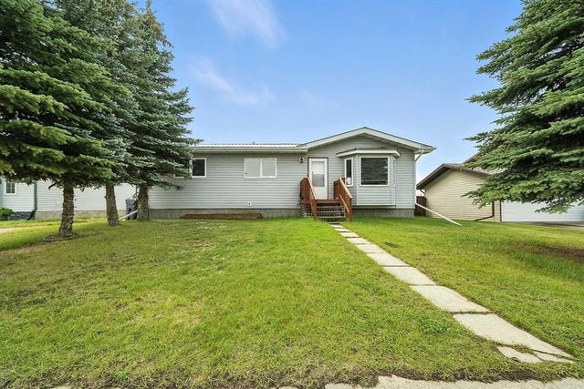 5223 55 Avenue, Eckville
