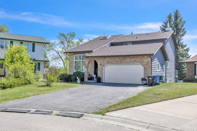 303 Ranchridge Bay Nw, Calgary