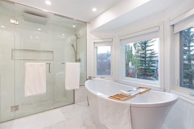 8311 Hawkview Manor Road Nw, Calgary